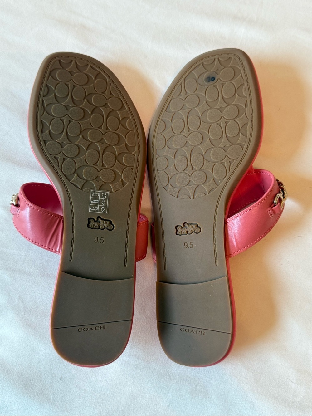 COACH | Jacklyn Coral Pink Leather Chain-Trim Thong Sandals | US 9.5B - Picture 5 of 6